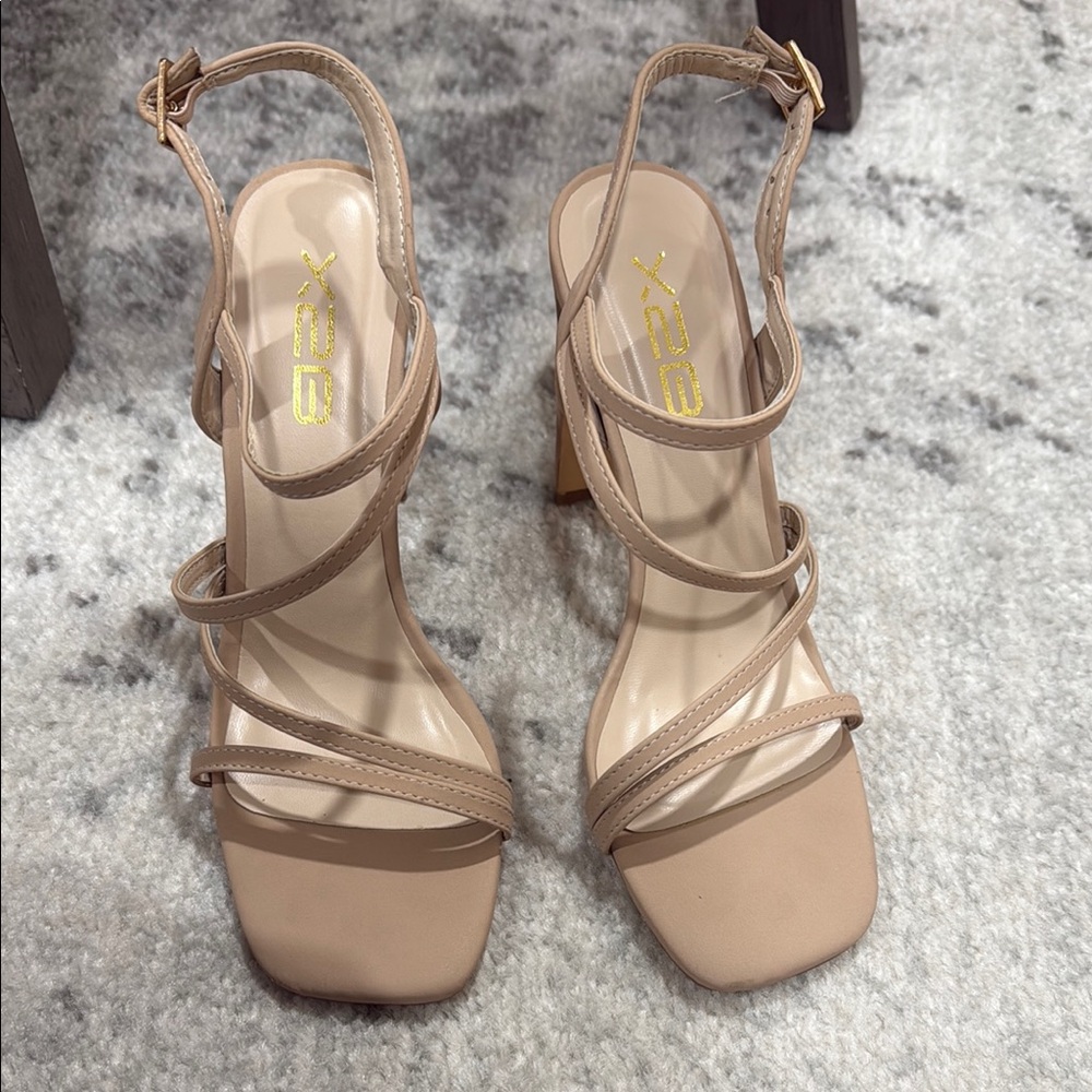 BCX Women's Tan Strappy Sandals